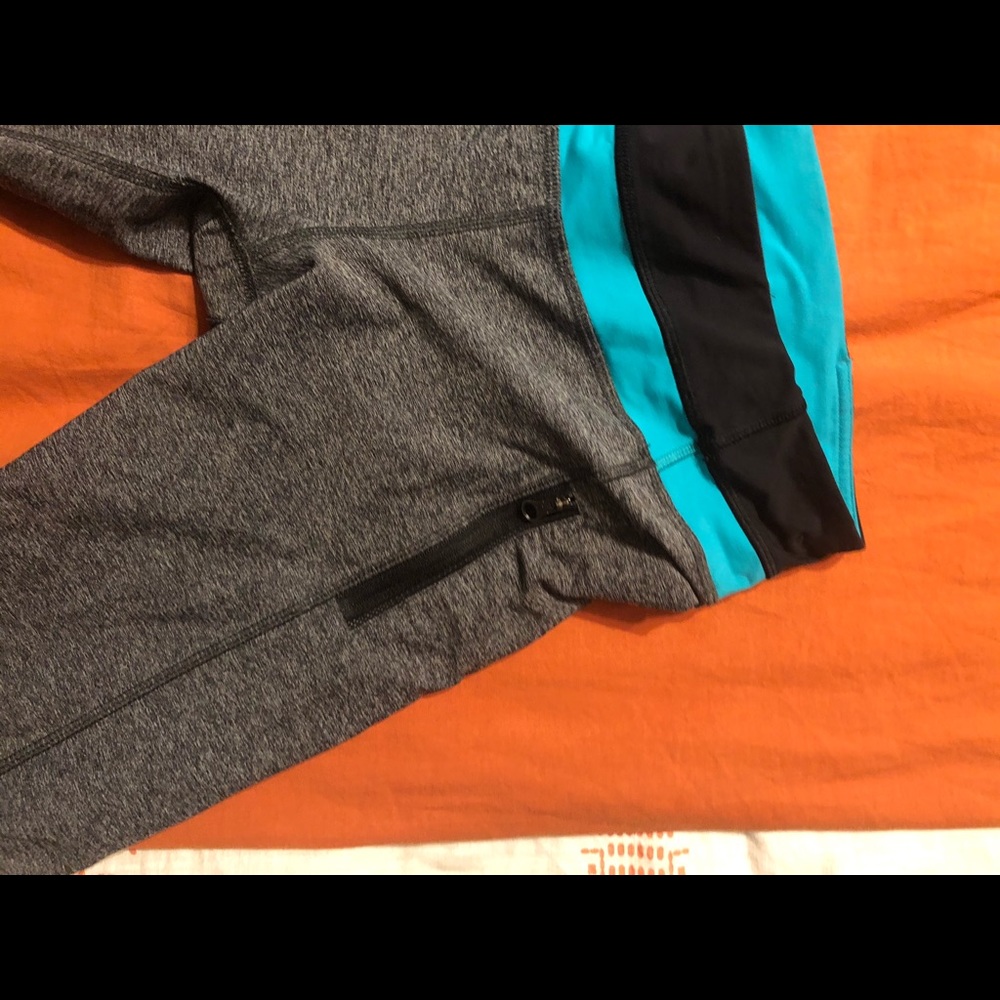 Lululemon - Picture 4 of 5